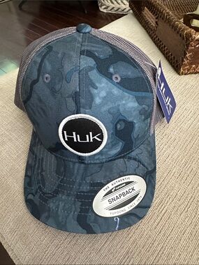 NWT Huk Dark Blue Camo Mesh-Back Snapback Hat